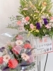 plow株式会社様、㈱ガモウ広島様よりお祝いのお花「☆ﾟ･:.☽*｡. .お陰様で『ヘッドスパサロンQueenie』は1周年を迎えることができました｡. .｡.:*･☆ﾟ☆*｡. ☽**」