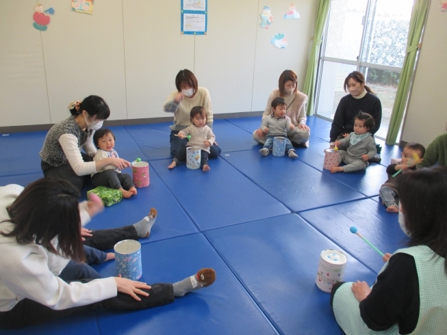 ミルク缶のたいこ。トントンいい音♫「今日は「こあら組」がありました。」