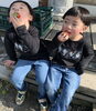 いちご狩りご来園。かわいいお客様。「2月とは思えない暖かい気候です。今日も、いちご狩りが大盛況です。」