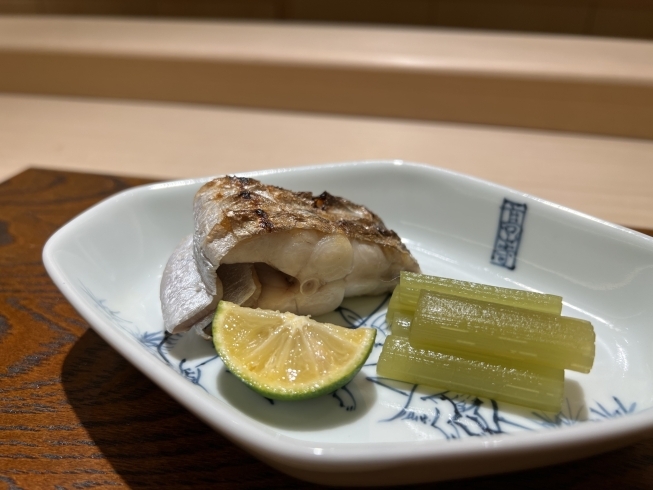 「太刀魚の塩焼き【久屋大通・丸の内で寿司(鮨)と日本酒を味わう隠れ家。少人数会食や記念日にどうぞ】」