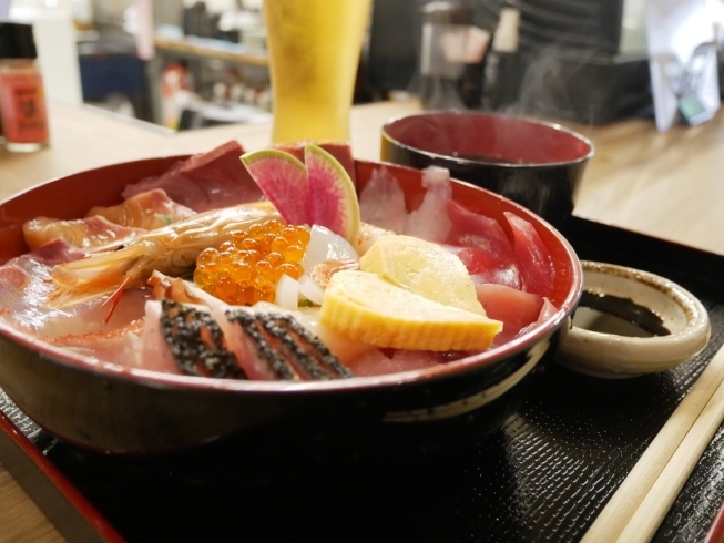 「明日から浜ちゃん特製『海鮮丼』を始めます！！[ランチ限定]　＠中書島」