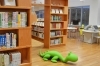 いろんなカタチの椅子が読書の友だち。<br>