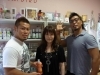 KAGETORA選手(左)<br>DORRY BIRDのスタッフさん(中)<br>鷹木選手(右)