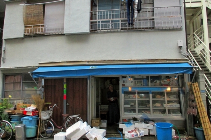 新宿区新宿１丁目の魚屋さん<br>おもわず　え～～！