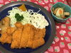 「本日のAランチは　チキンカツと魚フライです。」