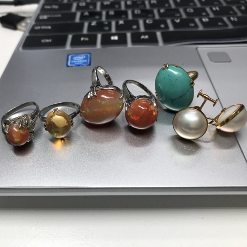 遺品整理で宝石の付いた指輪を買取しました「札幌市北区や中央区にお住いの方によくご利用頂いております。遺品整理で宝石・貴金属を売るなら「買取専門店 くらや 札幌西店」へ！」