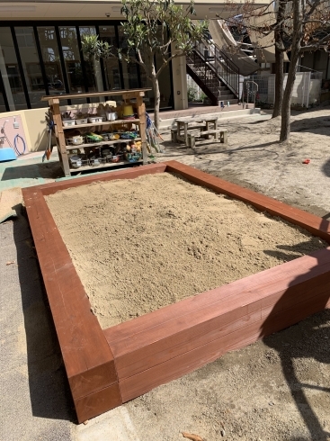 完成「丸太から作る砂場！甲賀市の大隅建設」
