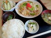 「40年以上続く町の食堂、ラーメン•焼肉の店 楽楽さんでランチ。野菜づくしの野菜炒め定食いただきました。」