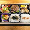 一番人気のふくろう弁当(ステーキ)¥2,160円「会議用のお弁当を一般販売しております。〜船橋・馬込霊園すぐ近くの完全予約制の肉割烹・しゃぶしゃぶやスッポン料理も楽しめます~」