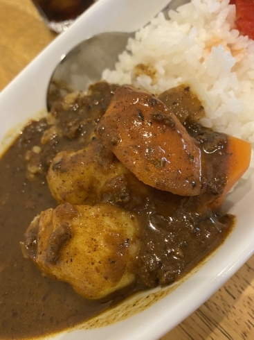 「カレーを食べて元気もりもり！」