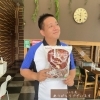 あえて目線はずし(=^▽^)σ「いつもありがとうございます(o^^o)」