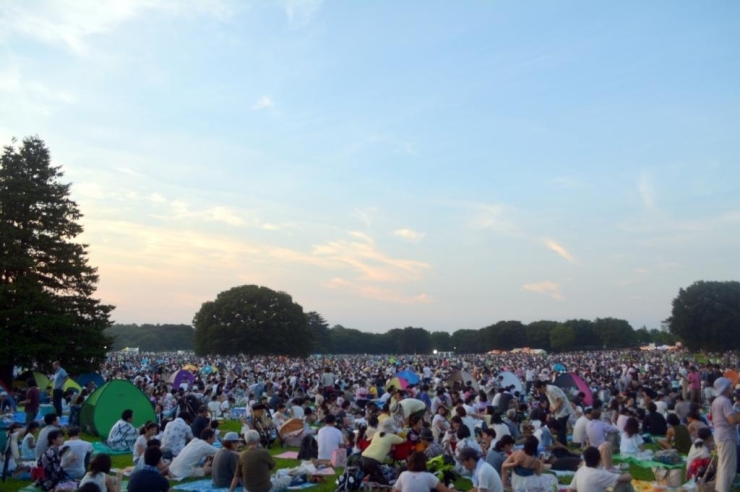 6時前には会場はもう人で一杯です！！