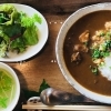 すてきな人と広大なロケーションが生みだすとろとろ牛すじカレー | 特派員が実食レポート！ 出雲・雲南のおすすめランチ♪| まいぷれ[出雲]