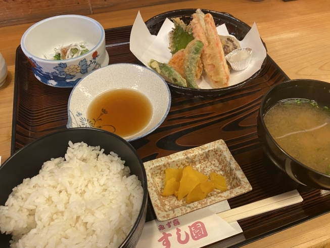 「ズワイガニとキスの天ぷら定食」