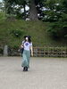弘前公園で尾行中の女探偵M「今日は都内で探偵です。『創業平成7年,調査の青葉グループ 群馬-高崎・前橋 茨城-つくば・土浦 埼玉-熊谷・上尾 千葉-松戸・柏 探偵歴13年、女性探偵が代表の be-スマイル女性探偵社』」