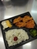 からあげ弁当「やみつきになります。甲賀市からあげ金と銀。」