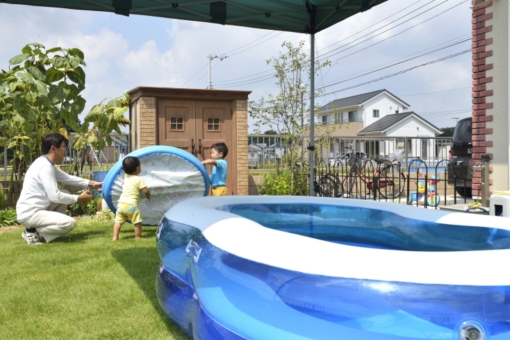 一人ひとつのプールが設置できる広いお庭！「暑い日はお家プールで楽しもう！」