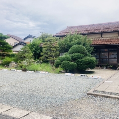 駐車場完備！　今日もお気をつけてご来院ください♪