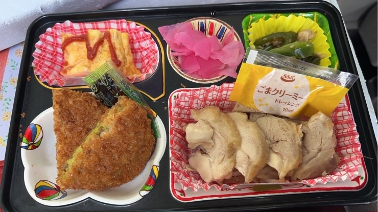 チキンシリーズ一例「日替わりランチ弁当【蒸し鶏　450円】」