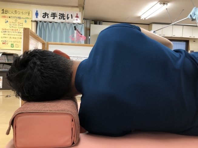 正しい横向きの枕「続・身体のプロが教える正しい枕の使い方【横向き】」