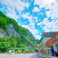 夏の間平日も開けてます