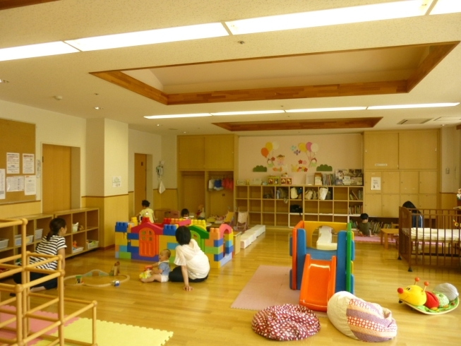 「地域子育て支援センター二葉」乳児院2階にある概ね0～3歳未満親子が利用できる子育てひろば