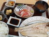 カマス開きの焼き＋刺身盛り合わせ定食「本日のランチとお薦め焼き魚＋刺身盛り合わせ定食」