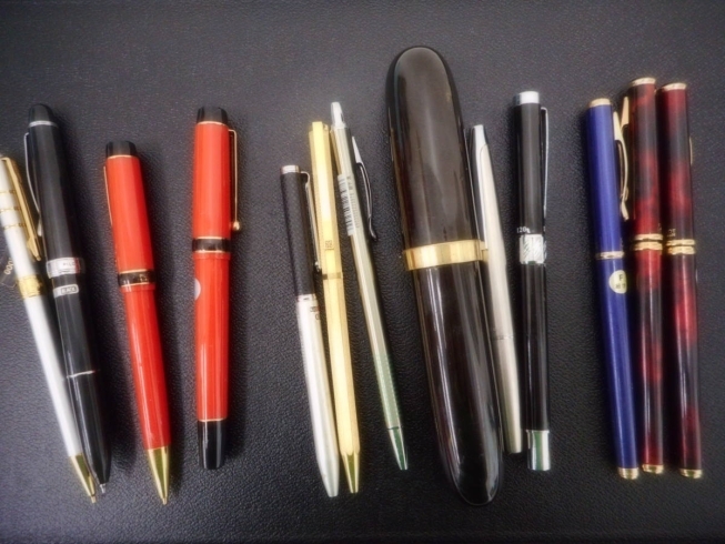 万年筆やボールペンにシャーペンなどの筆記用具もOK「買取専門 金のクマ 沼津店　万年筆などの筆記用具も売れます♪」