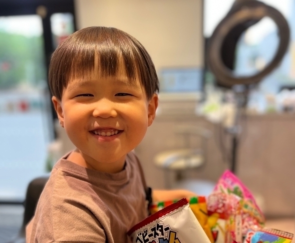  4歳男の子 刈上マッシュ「子供たちの笑顔が輝く場所：サロン・ド・レイズ 本店のキッズカット特集」