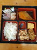 刺身盛り合わせ＋煮魚＋玉子焼き他1600円「明日は振替営業します。」