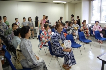 松戸市民劇場にて色彩NPO法人四季彩倶楽部会員とスタッフの方々が審査する事前審査会が行われました。