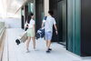 「会員になると1名まで同伴無料！家族やご友人と楽しめます★小岩駅徒歩1分★会員制インドアゴルフ場・シミュレーションゴルフ練習場THE GOLF BASE 小岩」