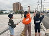 「西条市民納涼花火大会でまいぷれのうちわを配布中です！　【2023年8月17日】」