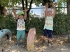 落ち葉のシャワー☆カサカサって音がしたよ♪「夏休みの保育は最終日です！今日も快晴の中、楽しむ子ども達☆２１日(月)から塩川幼稚園２学期がはじまります♪」
