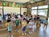 「本日は、塩川幼稚園２学期始業式！夏休みの思い出をいっぱいつめて、元気な姿で子ども達が登園してくれました☆」