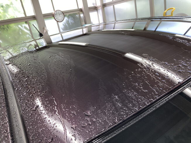 まだ施工して4ヶ月だが、ミネラルが撥水の邪魔をする「水はじきを邪魔するミネラル痕〜酒田カーコーティング専門店」