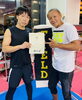 左:黒田選手　右:打越代表「～見事な成績をおさめた会員さん～　FIELD-RING 千葉市美浜区〖JR稲毛海岸駅　駅近』キックボクシング＆ボクシング」