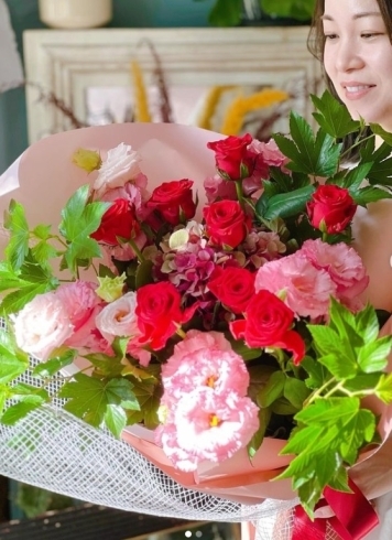 「花束　還暦のお祝い♪岡山市南区若葉町、コルティーレ、小さな花屋さん、花束、アレンジ、祝い、観葉植物、ドライフラワー　」