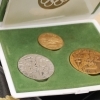 昔の記念メダルには金製や銀製のものの！「[★金価格1万円突破！★]18金の五輪記念メダルをお買取りさせていただきました【金沢区・磯子区】金・プラチナ・宝石の買取なら買取専門店大吉イオン金沢シーサイド店におまかせください」