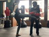 慣れてくるとしっかり蹴れて楽しくなってきますよ!「最後の締めはパンチと蹴りのミット打ち!【女性専用/キックボクシング/ダイエット/体力作り/ストレス発散】」