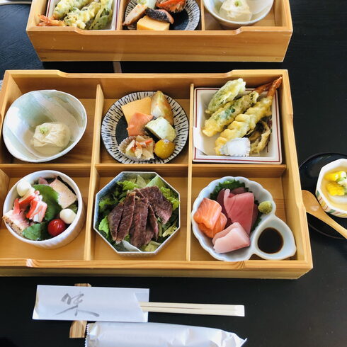 ご慶事・ご法事のお食事に箱御膳懐石弁当。「ご法事・ご慶事のご予約承っております。9月週末若干空きがあります。〜船橋・馬込霊園すぐ近くの完全予約制の肉割烹・しゃぶしゃぶやスッポン料理も楽しめます~」