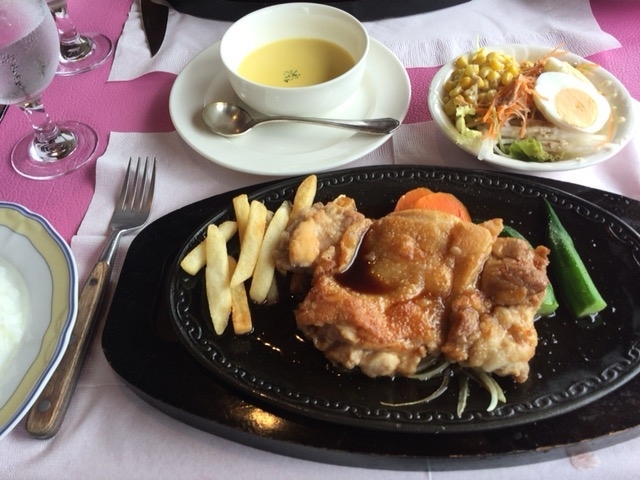 薩摩ハーブ鶏のグリル（ライスorパン・スープ・サラダバー・ドリンク付）1,450円