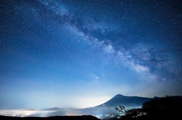 岩手山から昇る天の川を見に行こう【八幡平星空バス】