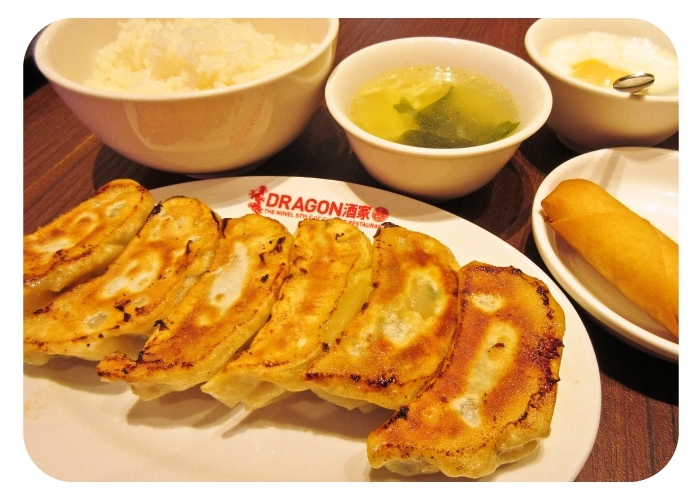 餃子ランチ(6個)(ご飯・春巻き・スープ・デザート付）　税込680円