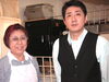 牛込中央商店会会長 大西一郎と母、芳子。親子で経営しています。「ブロンド美容室」
