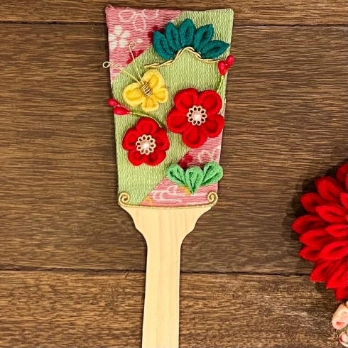 【オーダー品】つまみ細工 羽子板 梅の花 つまみ細工特別講座 お正月飾りの羽子板 『松竹梅と蝶