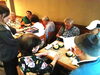 皆で食事！楽しいひととき「「十条花いかだの会」うな重ランチで食べ歩き活動をおこないました」