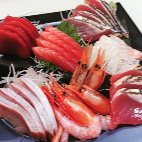 おまかせ刺し盛  〰️その日のオススメの鮮魚〰️「寿司和食しんからの新メニュー‼️」