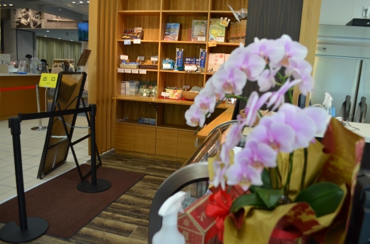 お土産もあります！「舞鶴引揚記念館　 館内のカフェ『羅針盤』さんを紹介します！」