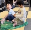 桜の花びらがひらひら!にびっくり!あおむしも登場「下京区のはらぺこあおむしリトミックレッスン♪笑顔、笑顔、笑顔!わくわく楽しいレッスン【京都市南区&下京区のピアノ・リトミック・英語リトミック・ベビーリトミック】」